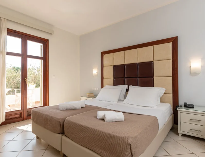 Plaka Hotel 2_0034 (Custom)